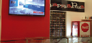 <b>PARTICOLARE POSTAZIONE 1</b><br />
Schermo led 60 pollici<br />
Postazione: Papppa Pizza - Parco Commerciale Le Fontane<br />
Riferimento: di fianco casse Auchan e servizi del Parco Commerciale 